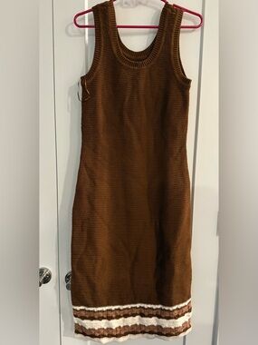 Sleeveless Brown Knit Midi Dress with Ivory Trim
